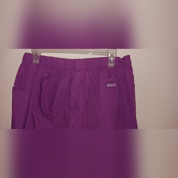 Butter soft scrubs by UA scrub pants 👖sz Large. 2 for $20 - Picture 7 of 8